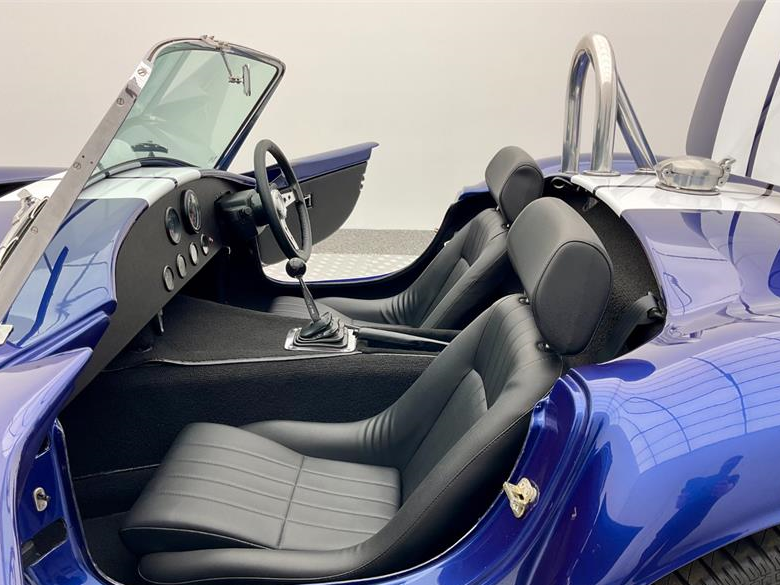 1965 AC COBRA REPLICA 5 SP MANUAL 2D CONVERTIBLE
