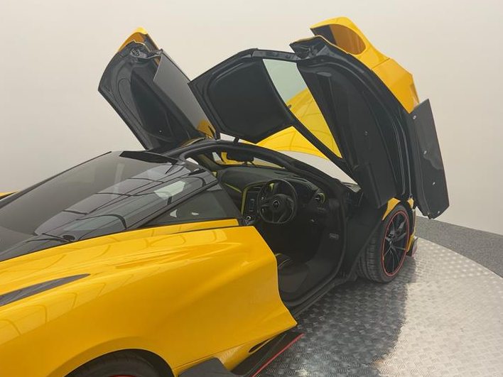 2018 McLAREN 720S MY18 PERFORMANCE 7 SP AUTO DUAL CLUTCH SEDAN