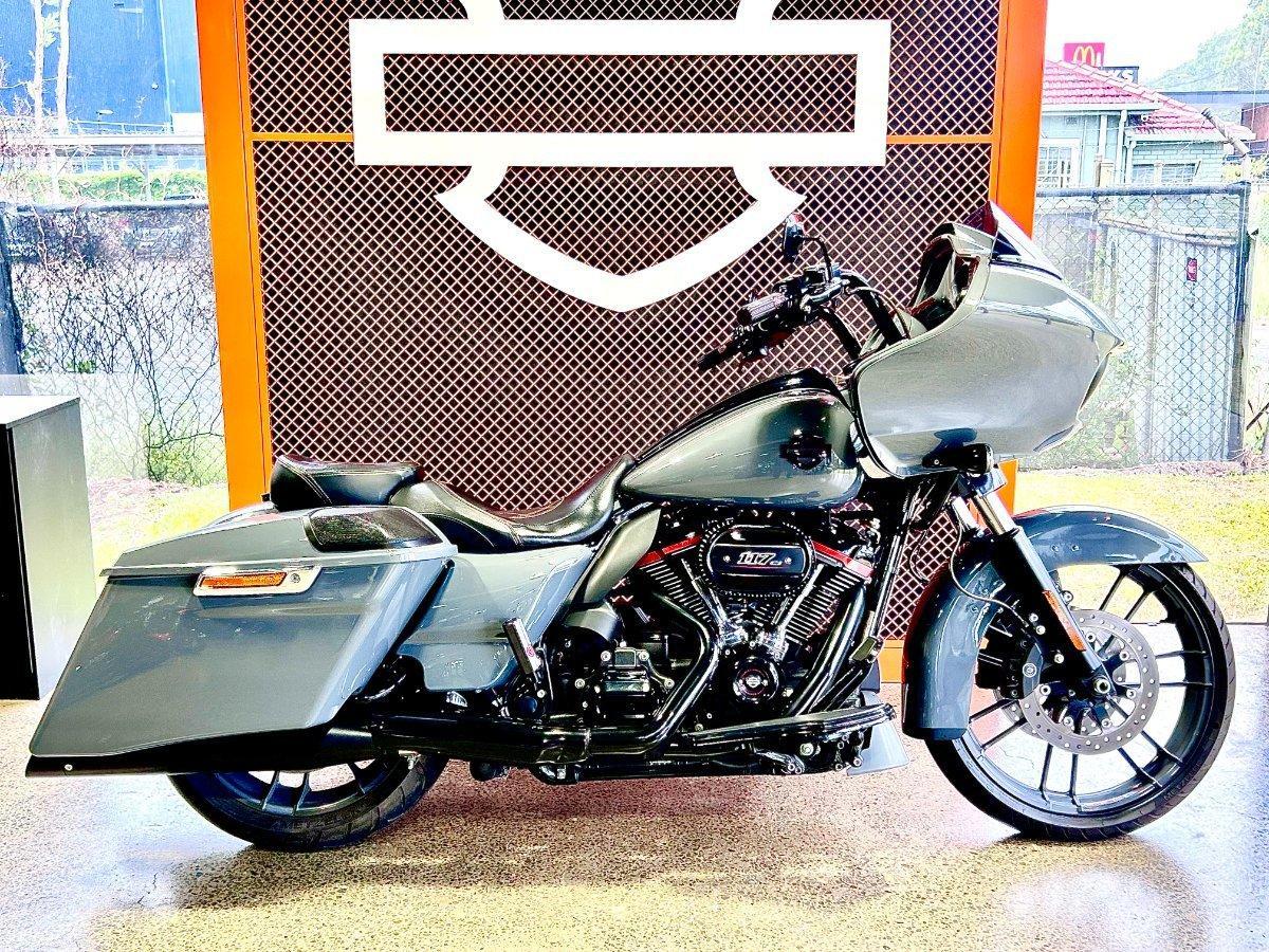 2018 HARLEY-DAVIDSON FLTRXSE CVO ROAD GLIDE CRUISER