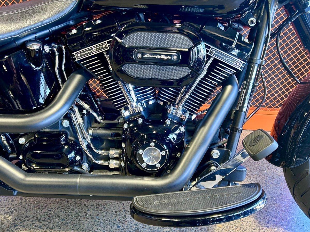 2017 HARLEY-DAVIDSON FLSTFBS FAT BOY S CRUISER