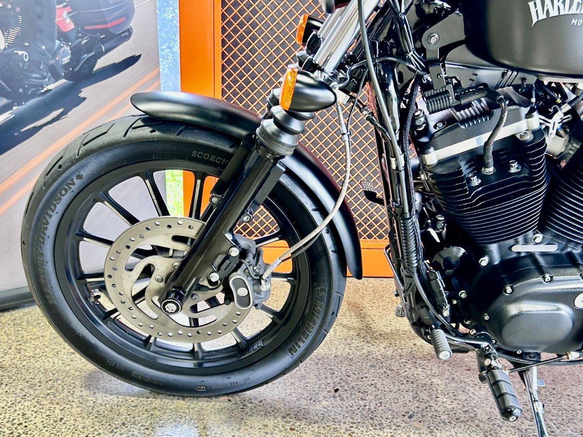 2015 HARLEY-DAVIDSON XL883 IRON 883 CRUISER