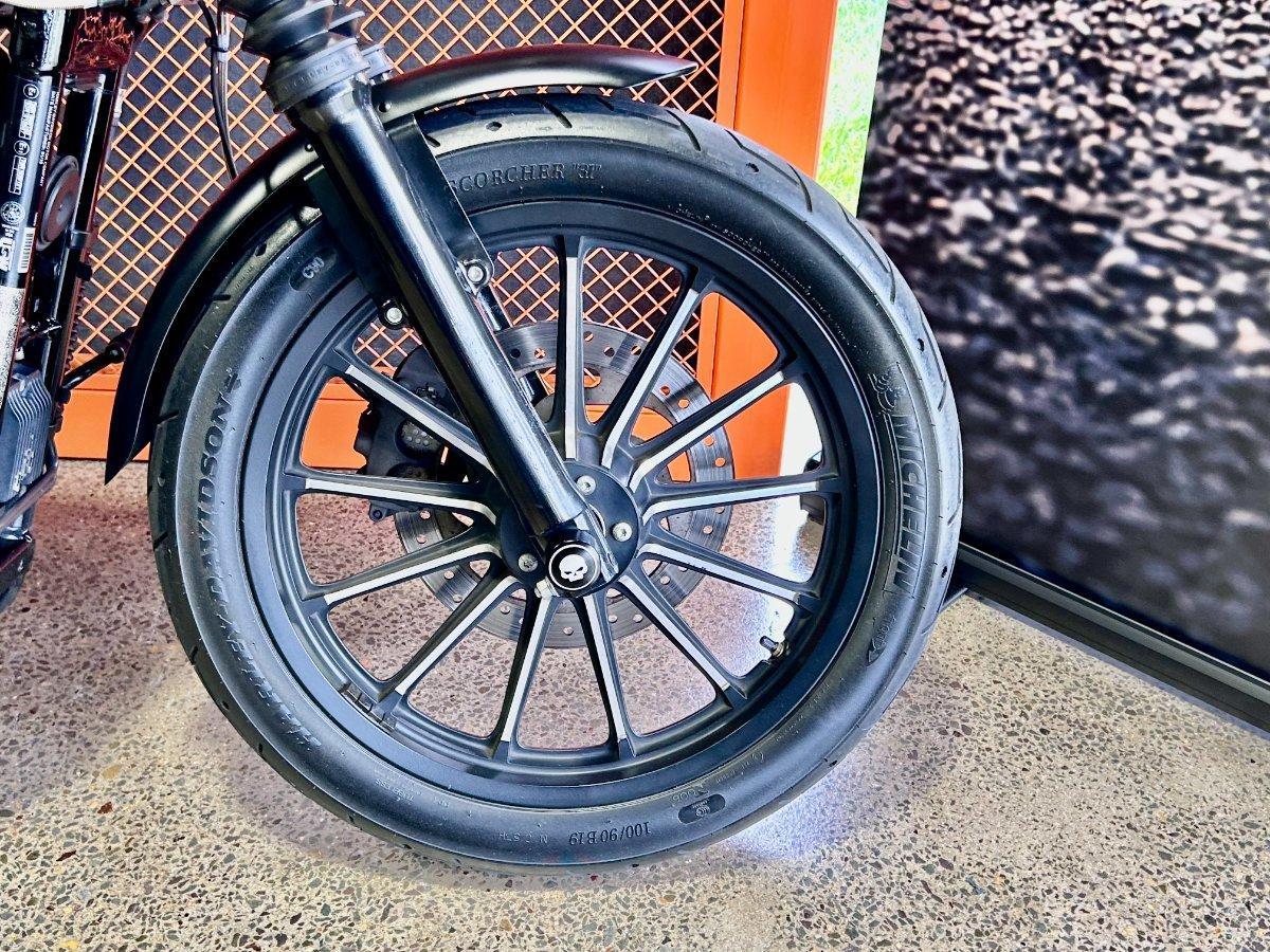 2015 HARLEY-DAVIDSON XL883 IRON 883 CRUISER