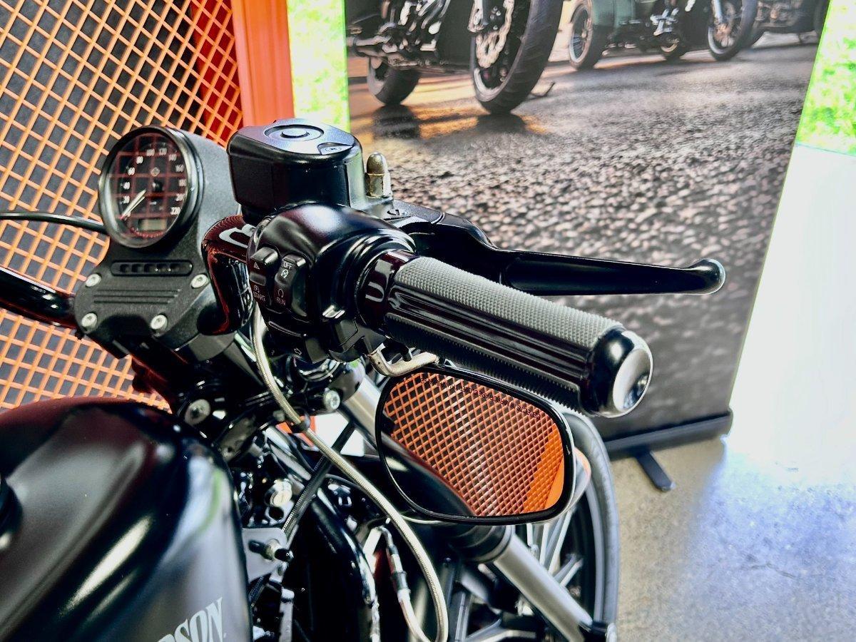 2015 HARLEY-DAVIDSON XL883 IRON 883 CRUISER