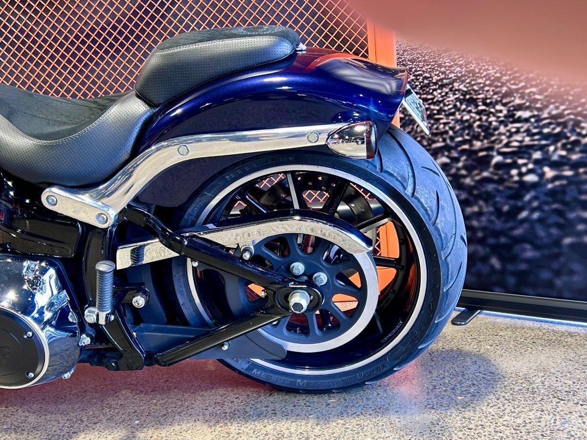 2013 HARLEY-DAVIDSON FXSB SOFTAIL BREAKOUT CRUISER