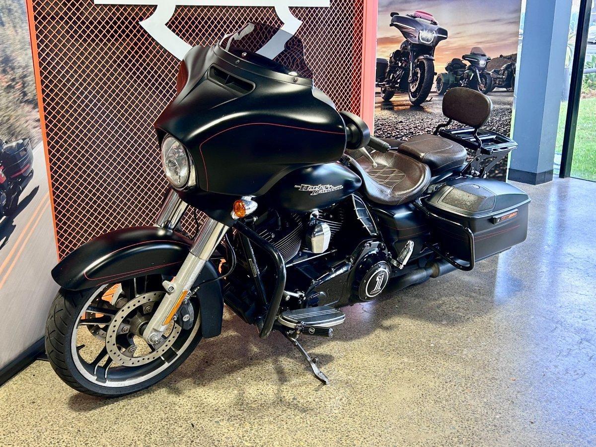 2015 HARLEY-DAVIDSON CVO STREET GLIDE CRUISER