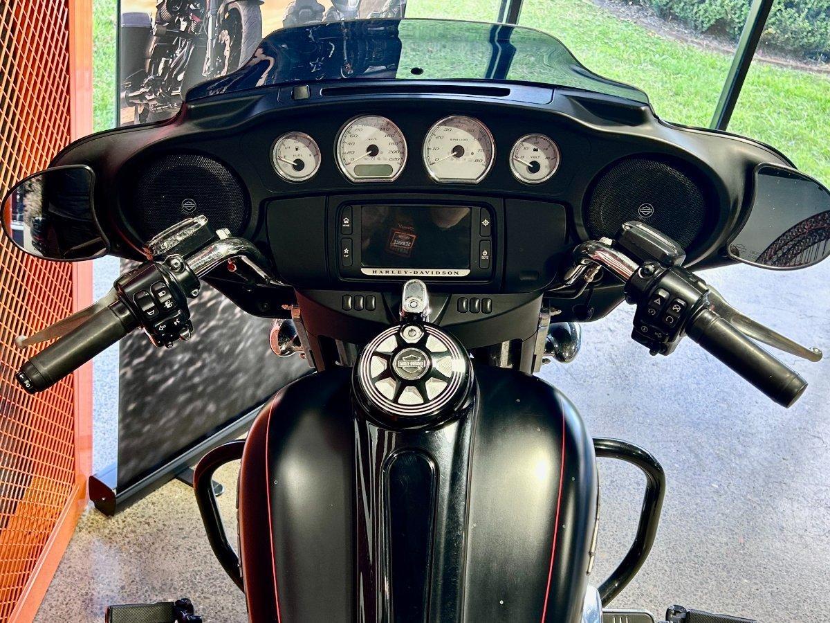 2015 HARLEY-DAVIDSON CVO STREET GLIDE CRUISER