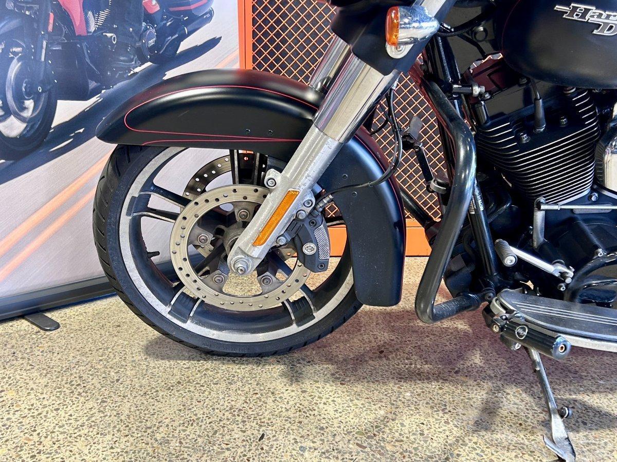 2015 HARLEY-DAVIDSON CVO STREET GLIDE CRUISER
