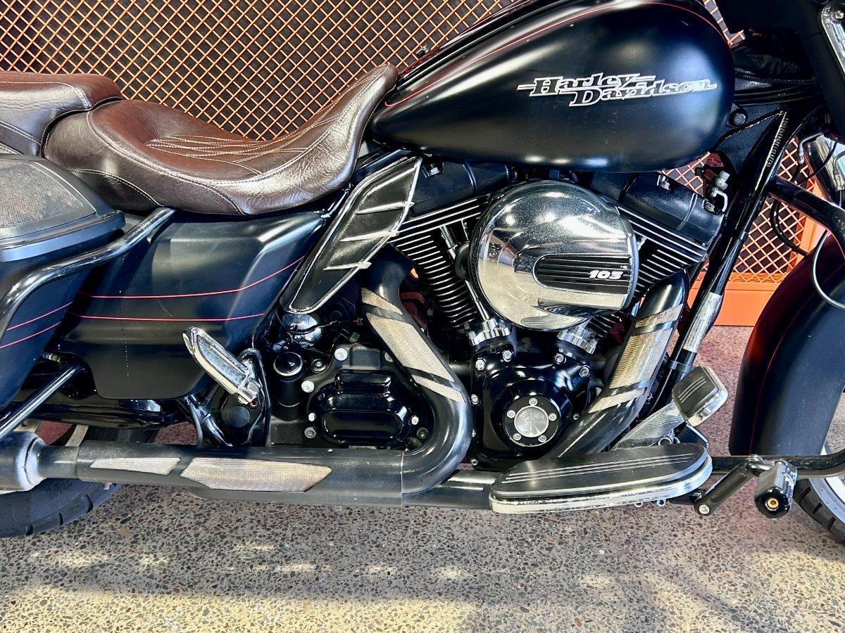 2015 HARLEY-DAVIDSON CVO STREET GLIDE CRUISER