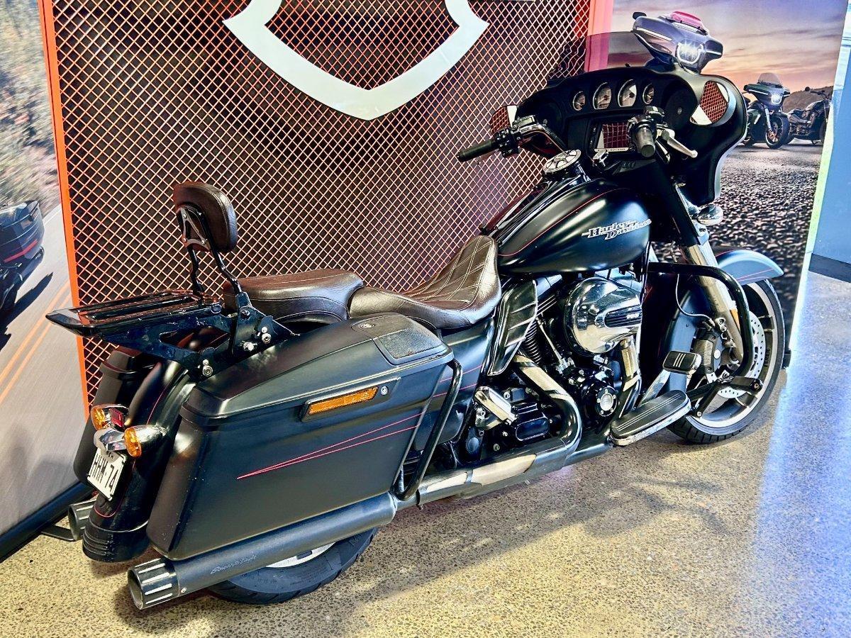 2015 HARLEY-DAVIDSON CVO STREET GLIDE CRUISER