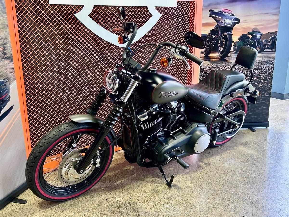2018 HARLEY-DAVIDSON FXBB STREET BOB (107) CRUISER