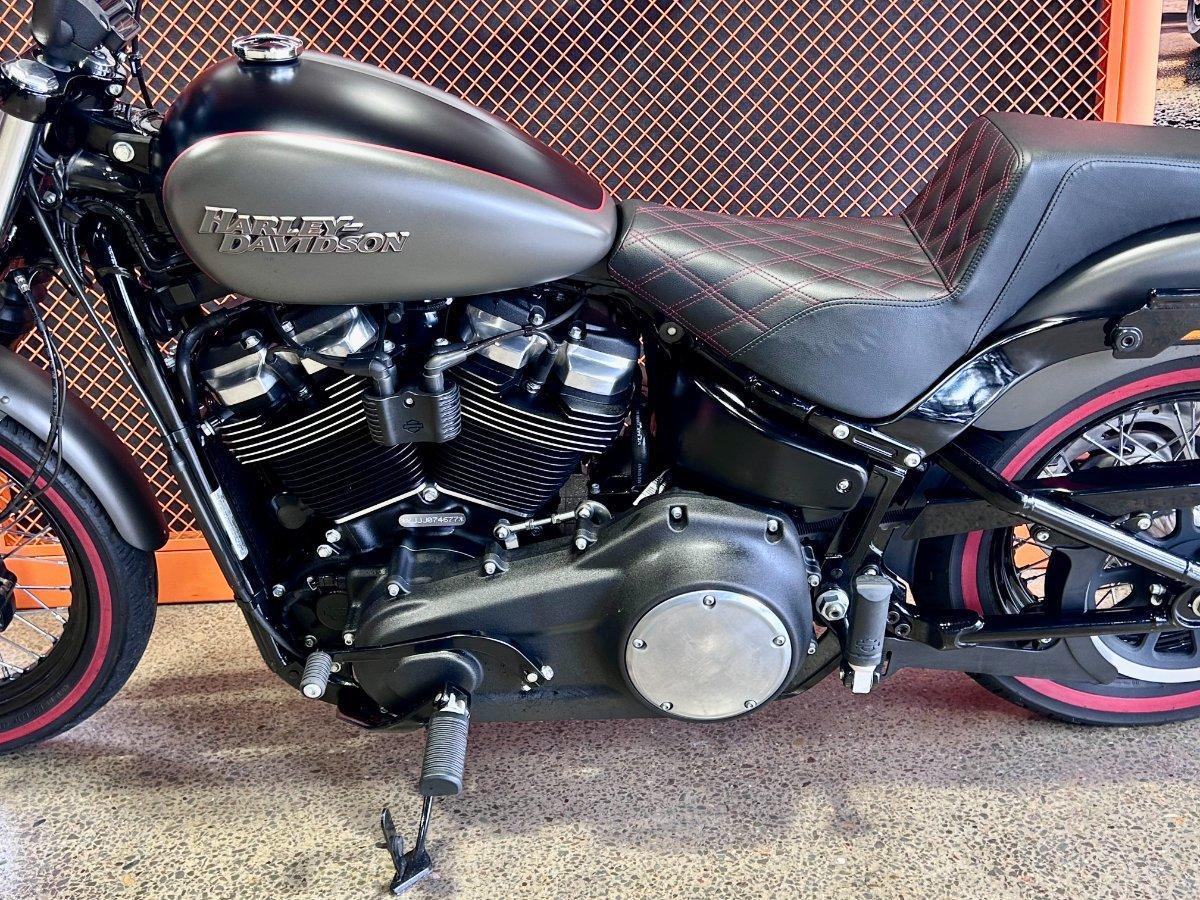 2018 HARLEY-DAVIDSON FXBB STREET BOB (107) CRUISER