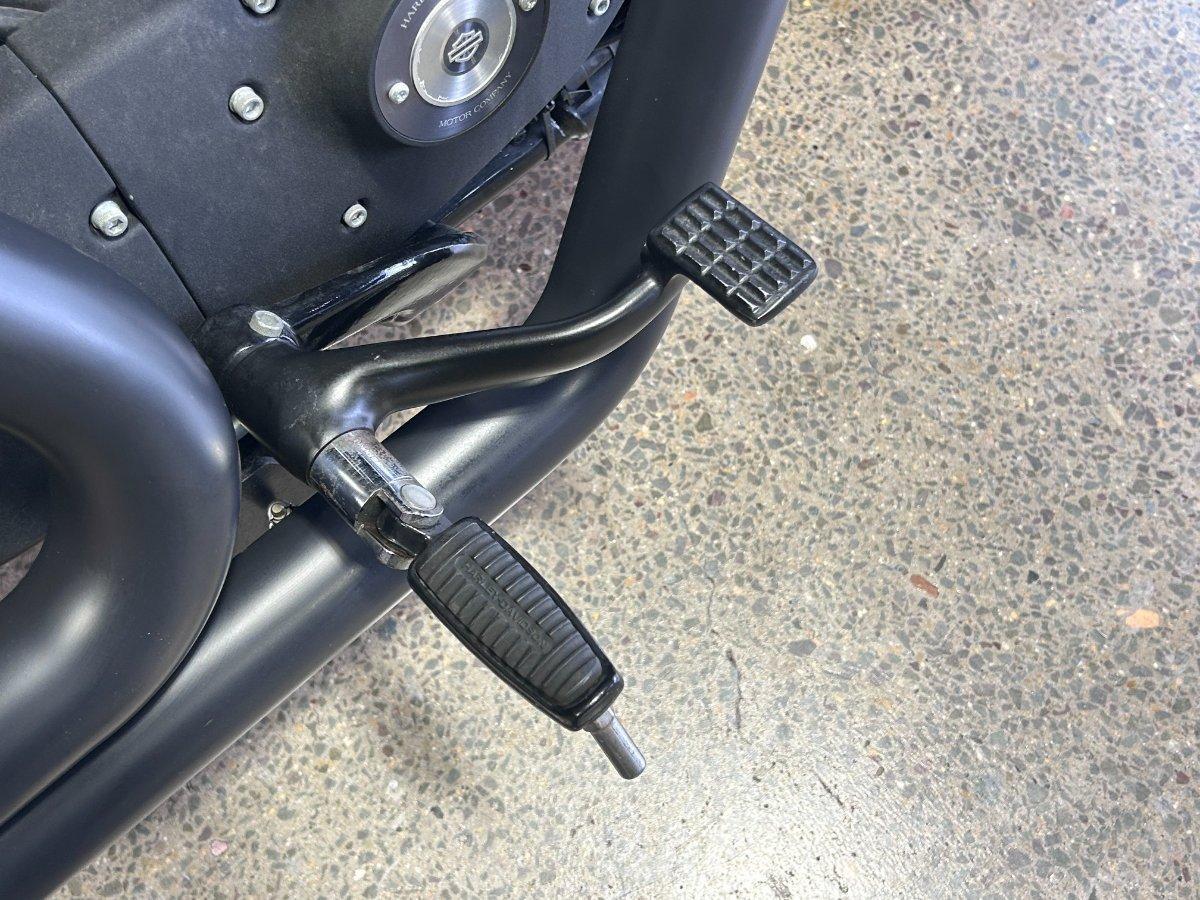 2011 HARLEY-DAVIDSON XL883N IRON 883 CRUISER