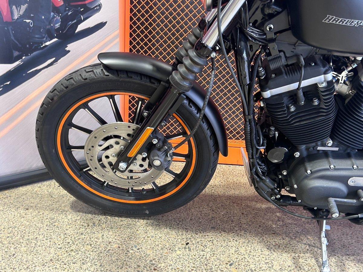 2011 HARLEY-DAVIDSON XL883N IRON 883 CRUISER