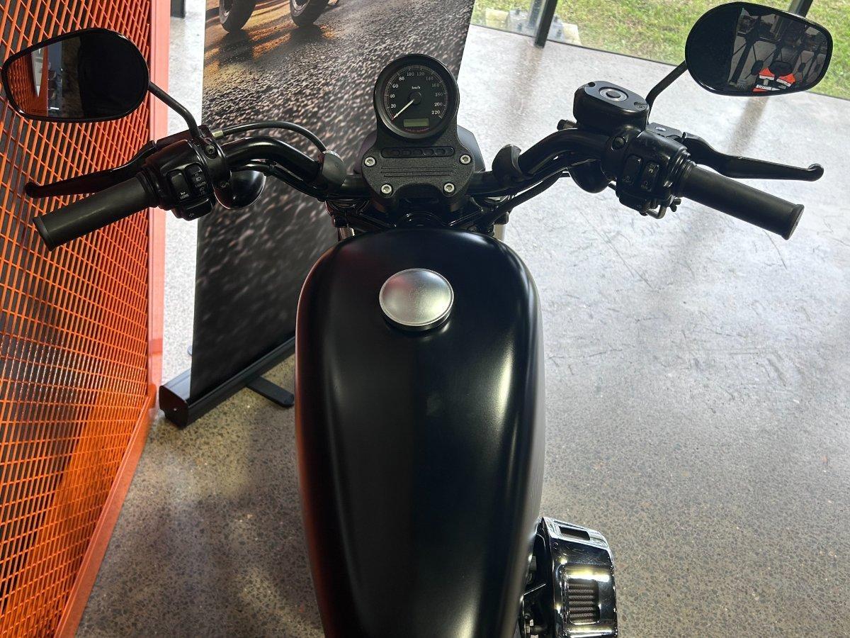 2011 HARLEY-DAVIDSON XL883N IRON 883 CRUISER