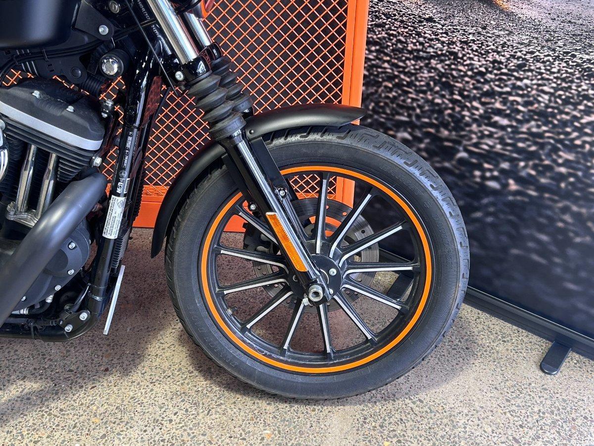 2011 HARLEY-DAVIDSON XL883N IRON 883 CRUISER