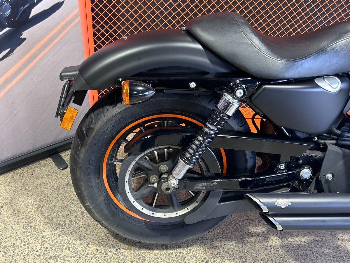 2011 HARLEY-DAVIDSON XL883N IRON 883 CRUISER