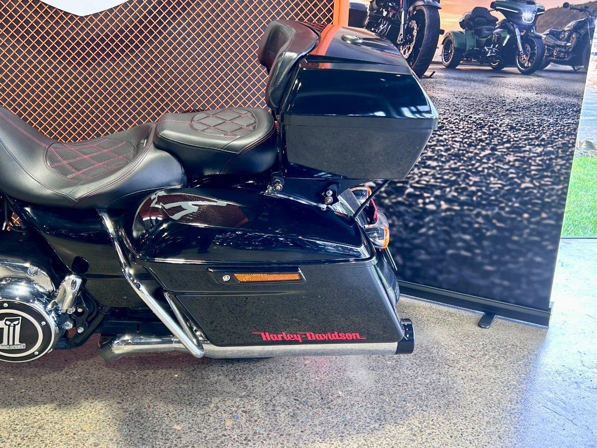 2017 HARLEY-DAVIDSON FLTRX ROAD GLIDE CRUISER