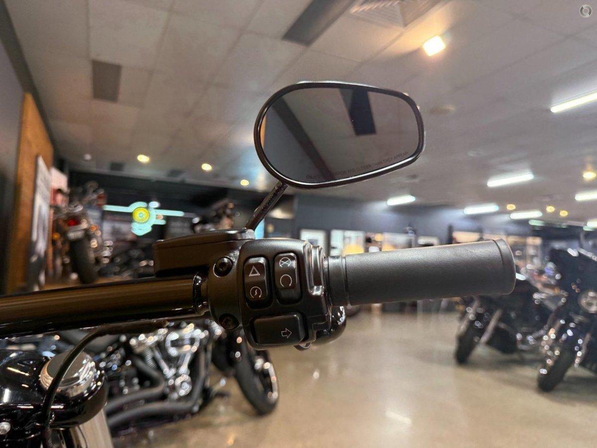 2022 HARLEY-DAVIDSON FXBRS BREAKOUT (114) CRUISER