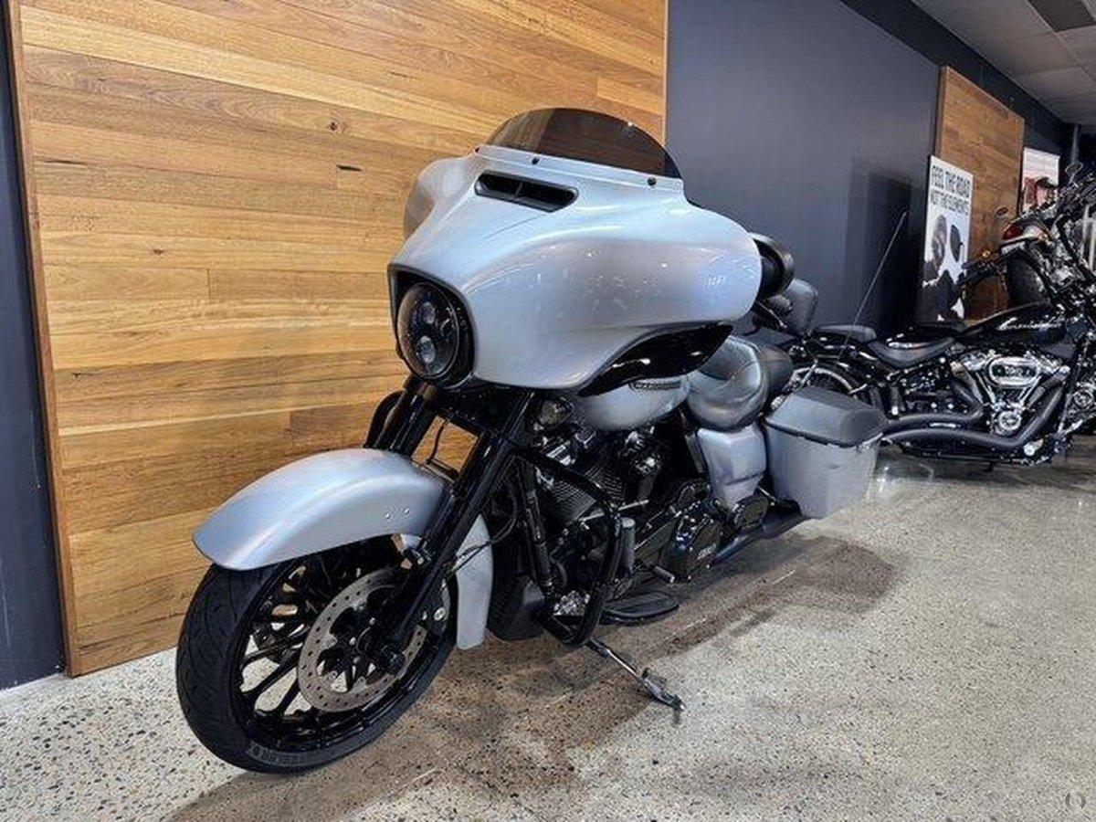 2019 HARLEY-DAVIDSON FLHXS STREET GLIDE SPECIAL CRUISER
