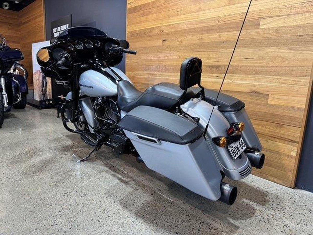 2019 HARLEY-DAVIDSON FLHXS STREET GLIDE SPECIAL CRUISER
