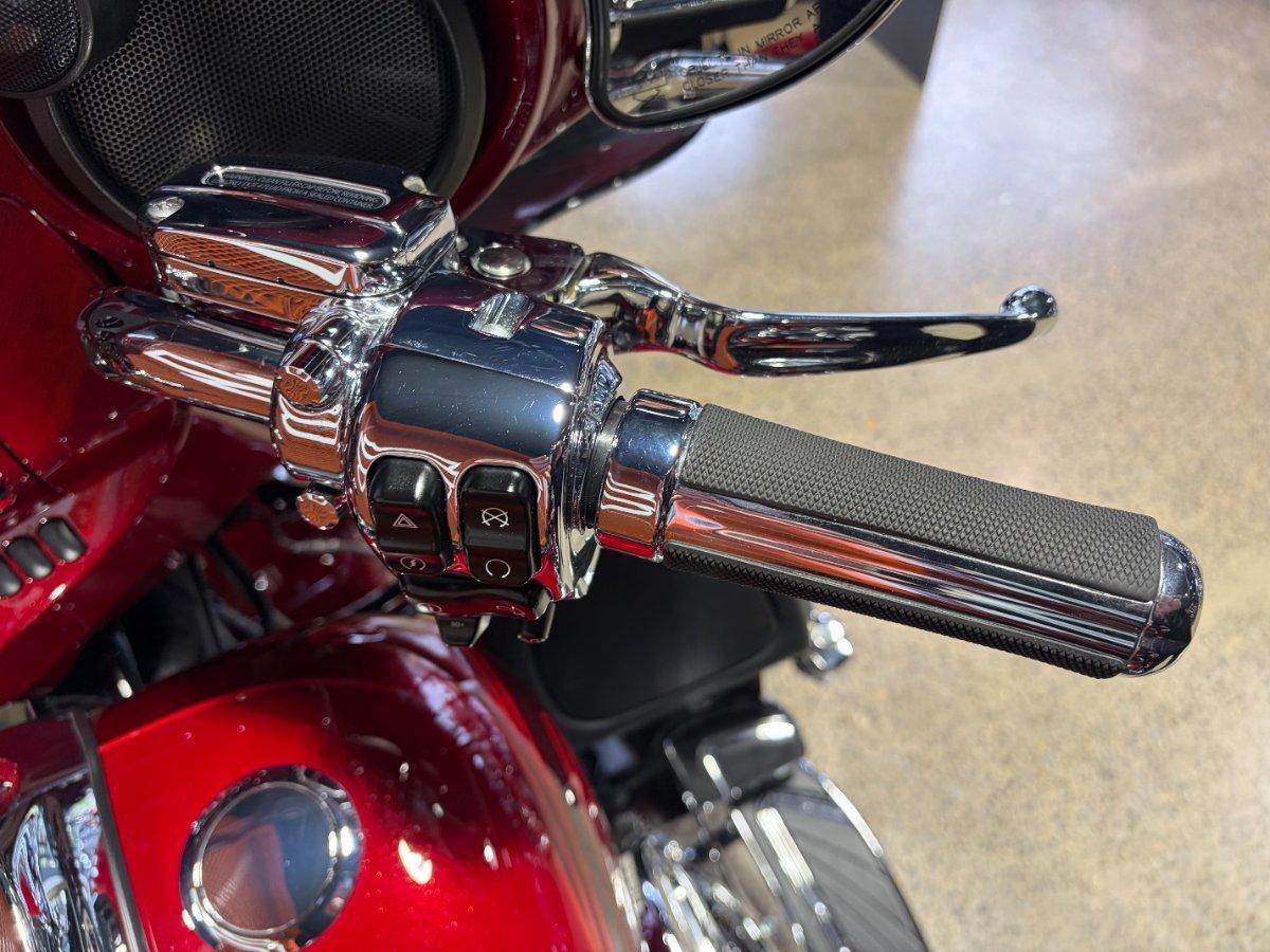 2016 HARLEY-DAVIDSON FLHXSE CVO STREET GLIDE CRUISER