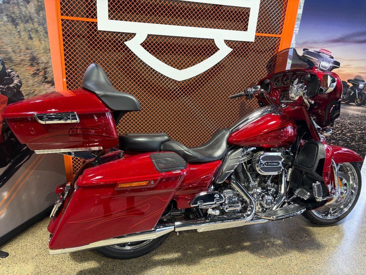 2016 HARLEY-DAVIDSON FLHXSE CVO STREET GLIDE CRUISER