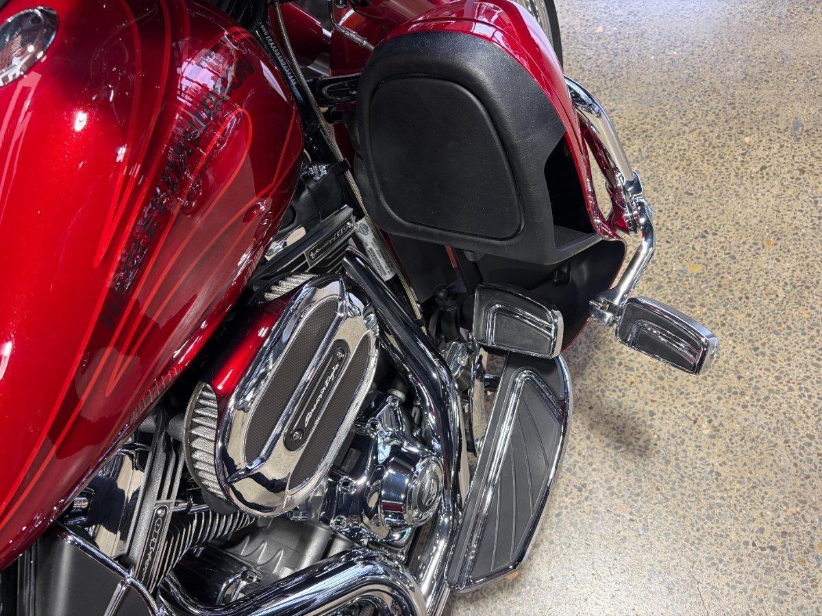 2016 HARLEY-DAVIDSON FLHXSE CVO STREET GLIDE CRUISER