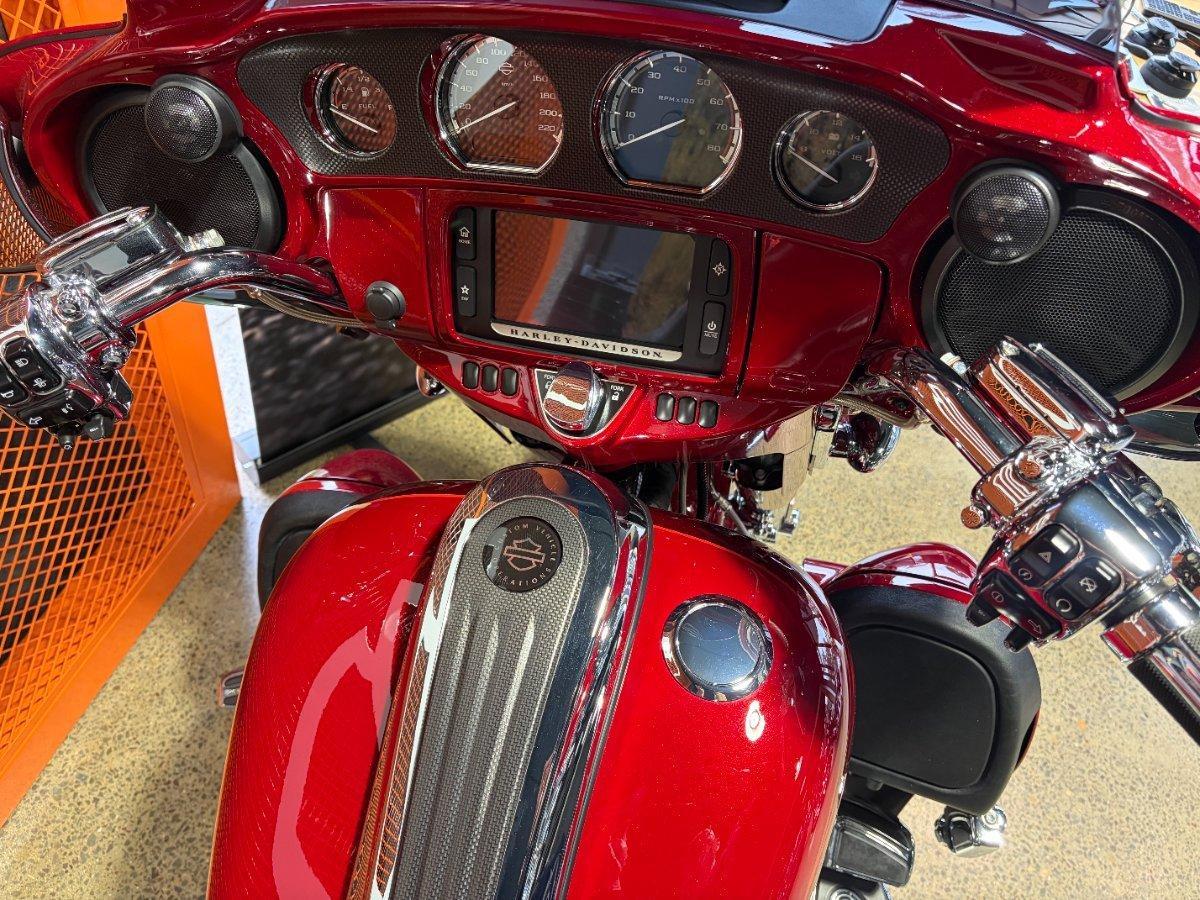 2016 HARLEY-DAVIDSON FLHXSE CVO STREET GLIDE CRUISER
