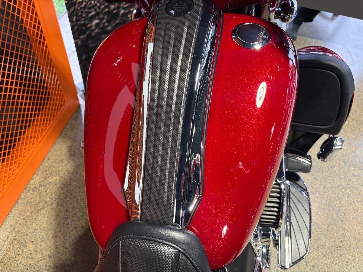 2016 HARLEY-DAVIDSON FLHXSE CVO STREET GLIDE CRUISER