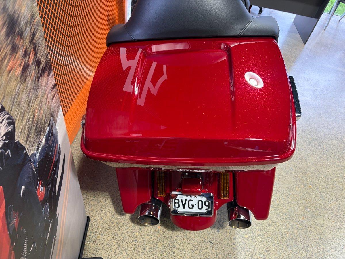 2016 HARLEY-DAVIDSON FLHXSE CVO STREET GLIDE CRUISER