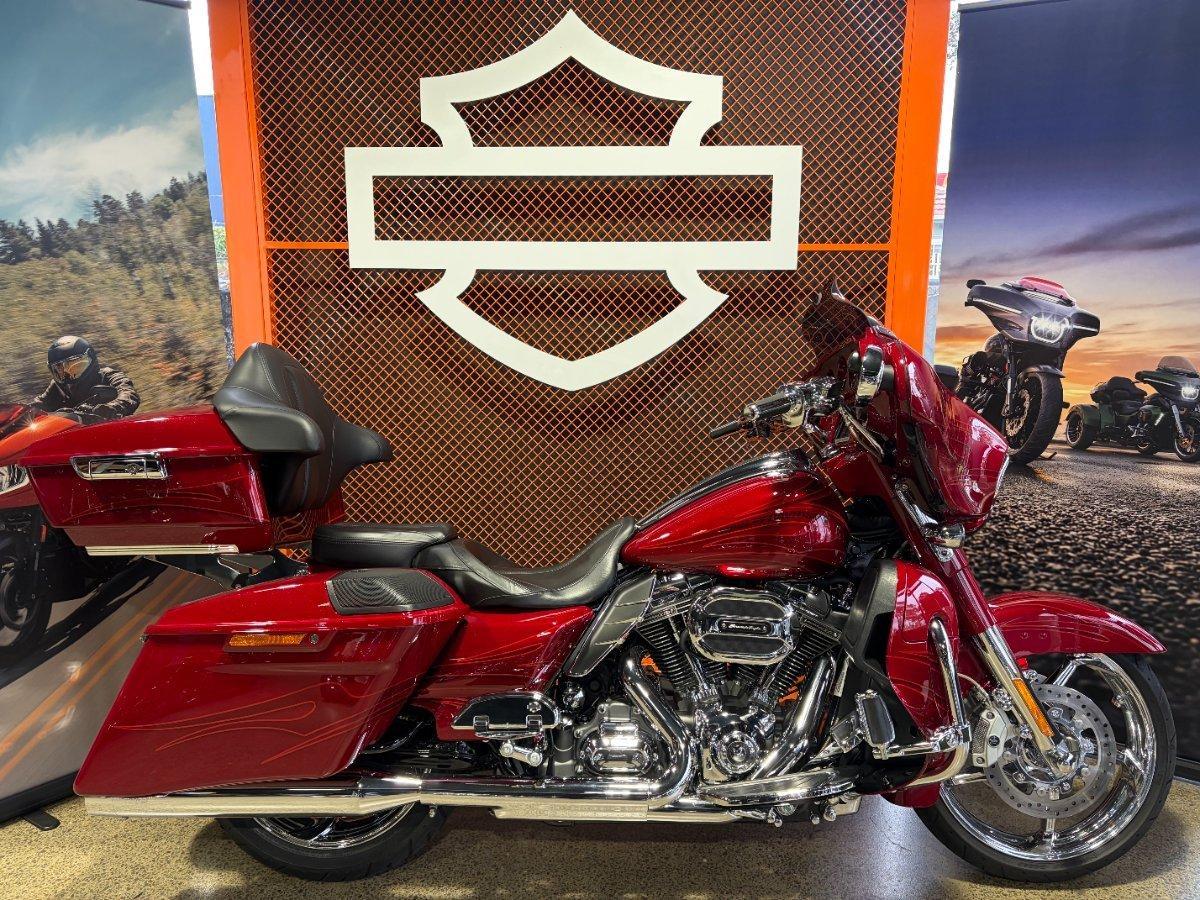 2016 HARLEY-DAVIDSON FLHXSE CVO STREET GLIDE CRUISER