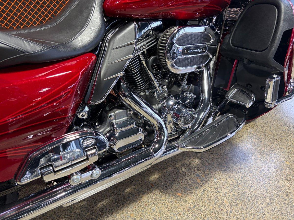 2016 HARLEY-DAVIDSON FLHXSE CVO STREET GLIDE CRUISER