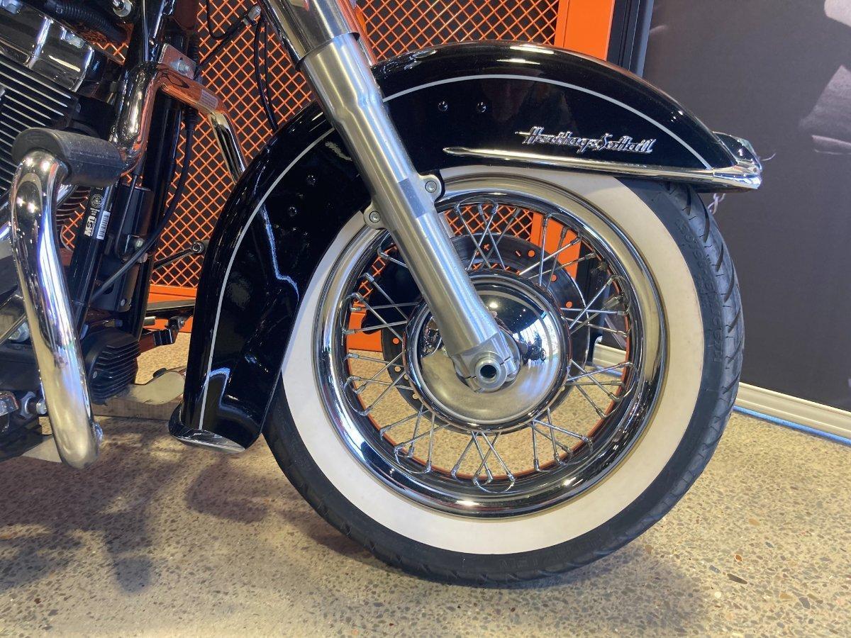 2014 HARLEY-DAVIDSON FLSTC HERITAGE SOFTAIL CLASSIC CRUISER