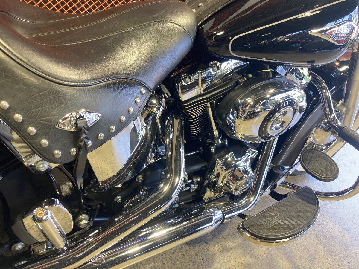 2014 HARLEY-DAVIDSON FLSTC HERITAGE SOFTAIL CLASSIC CRUISER