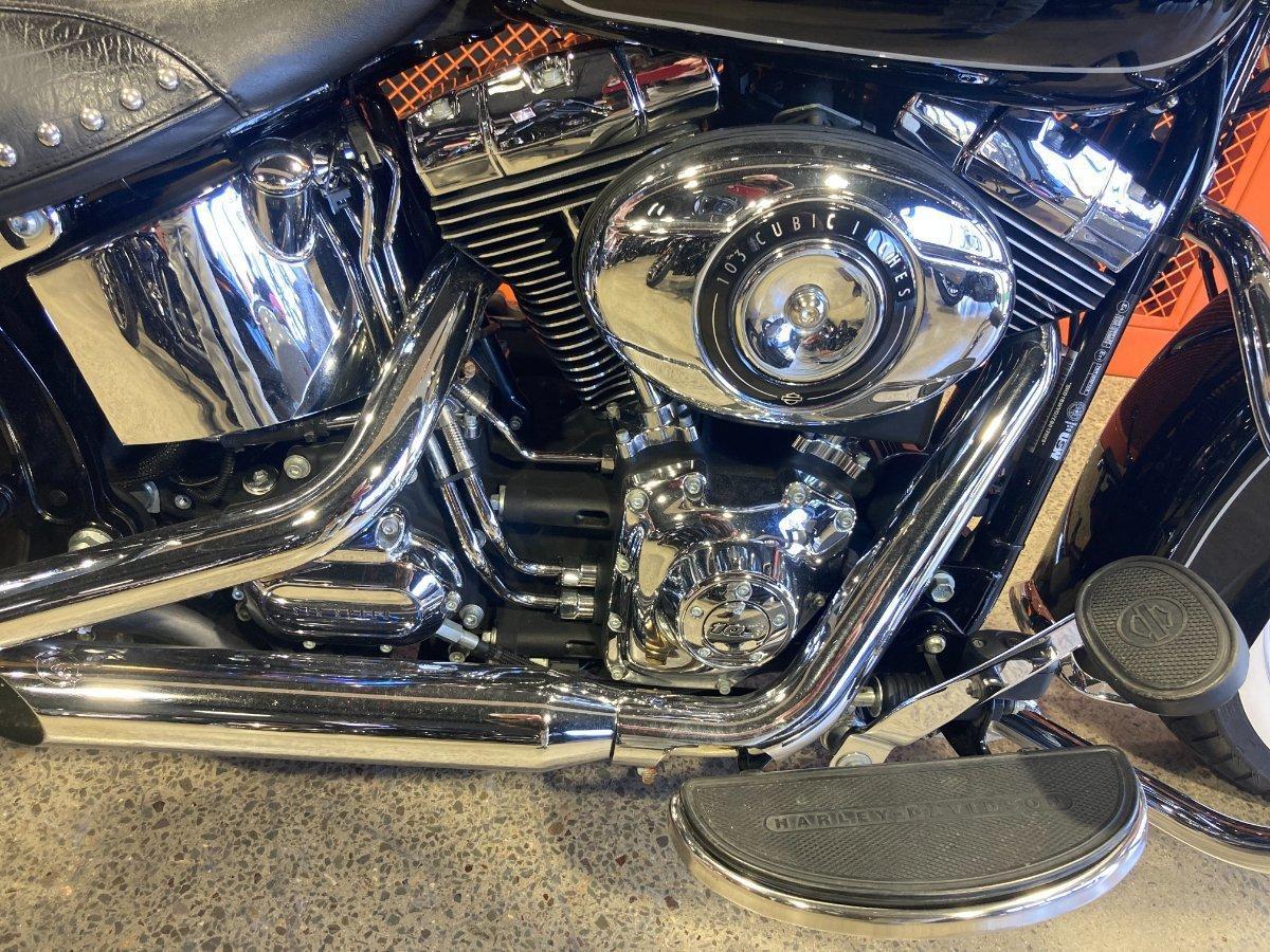 2014 HARLEY-DAVIDSON FLSTC HERITAGE SOFTAIL CLASSIC CRUISER