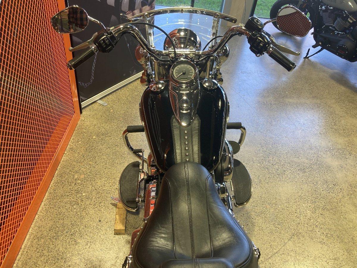 2014 HARLEY-DAVIDSON FLSTC HERITAGE SOFTAIL CLASSIC CRUISER