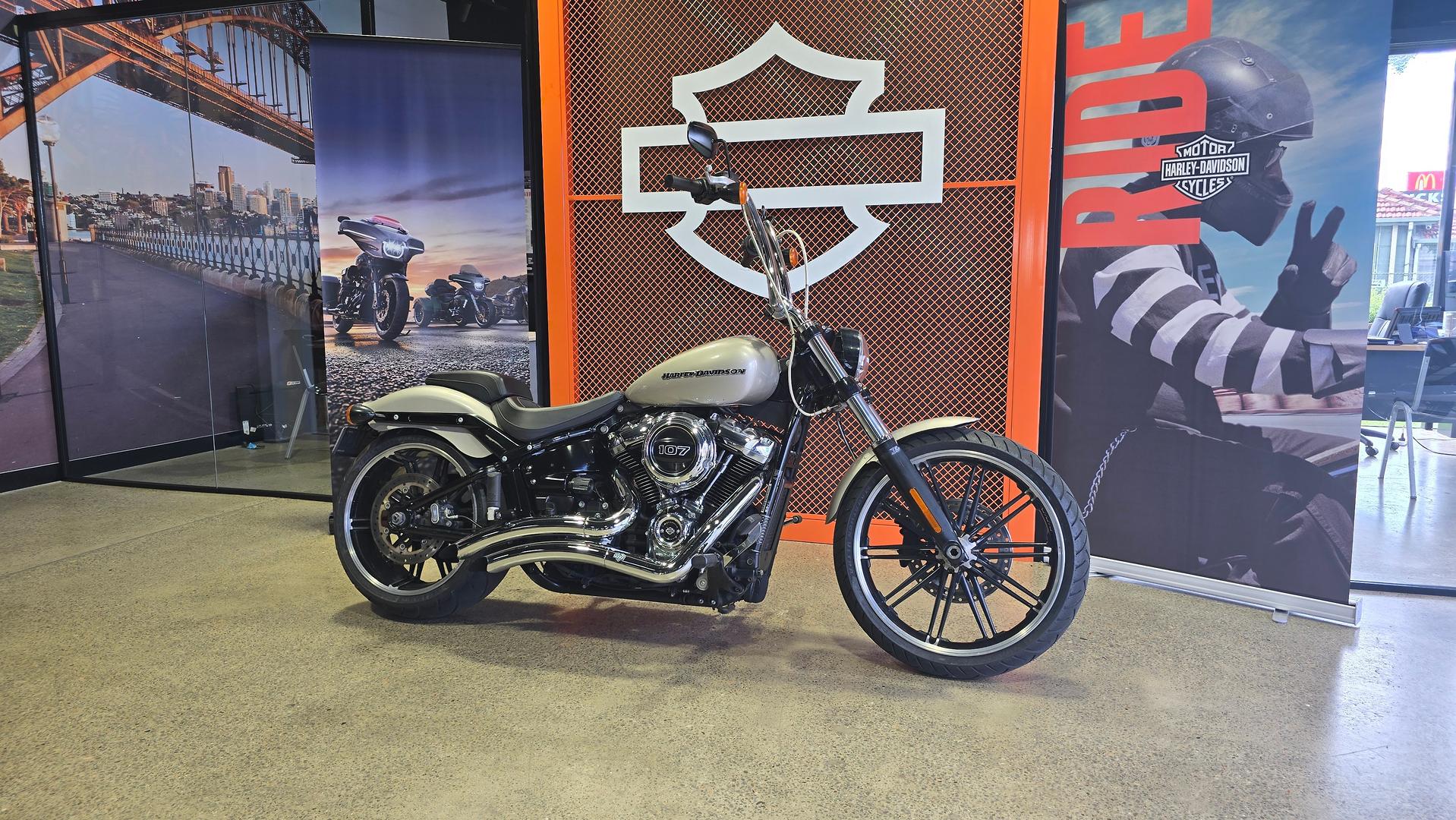 2018 HARLEY-DAVIDSON FXBR BREAKOUT CRUISER