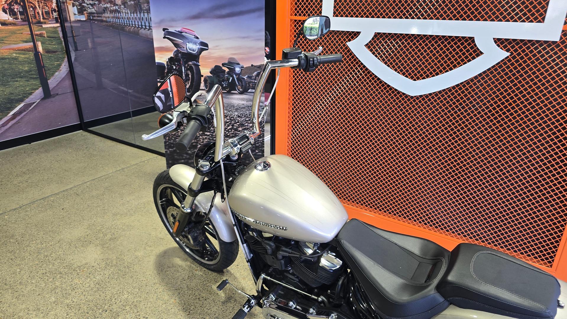 2018 HARLEY-DAVIDSON FXBR BREAKOUT CRUISER