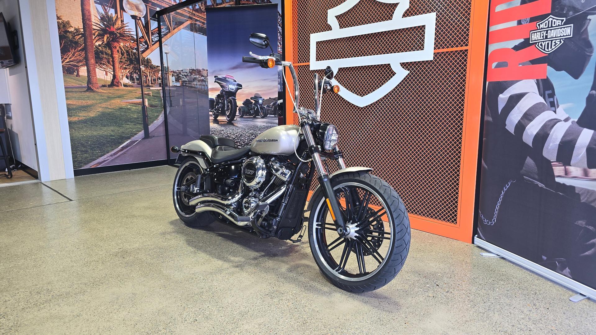 2018 HARLEY-DAVIDSON FXBR BREAKOUT CRUISER