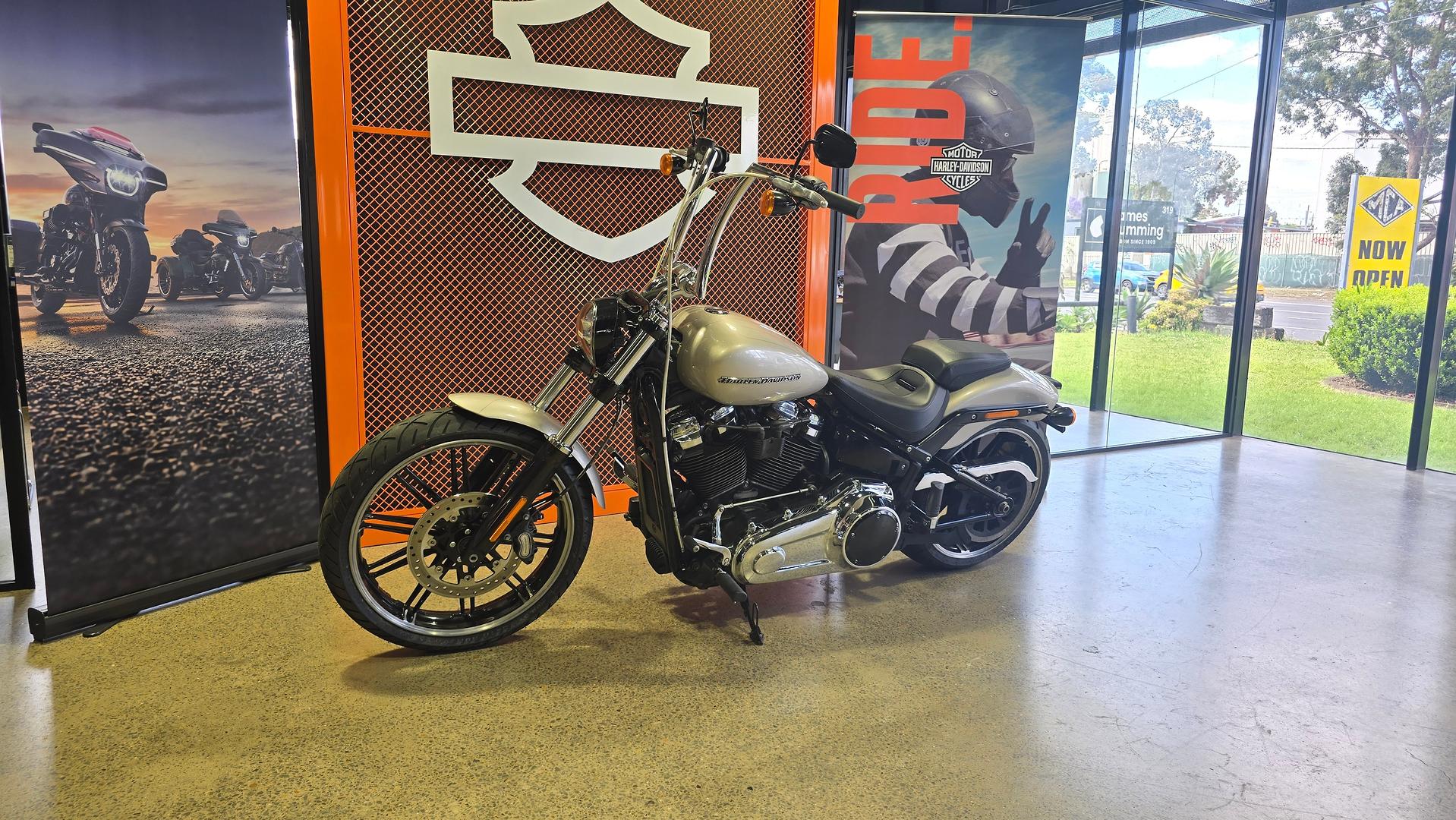 2018 HARLEY-DAVIDSON FXBR BREAKOUT CRUISER