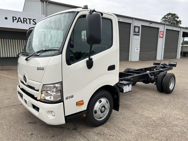 2025 HINO 300 XZU710R MY20 616 3430 WIDE 6 SP AUTO + DOUBLE O/D C/CHAS
