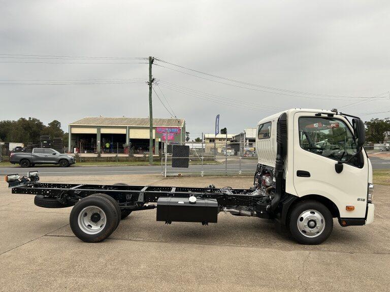 2025 HINO 300 XZU710R MY20 616 3430 WIDE 6 SP AUTO + DOUBLE O/D C/CHAS