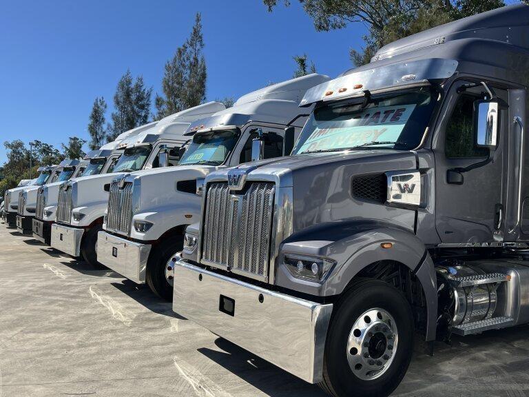2024 WESTERN STAR 47X PRIME MOVER