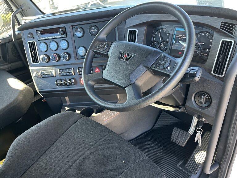 2024 WESTERN STAR 47X PRIME MOVER