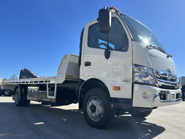 2024 HINO 300 XJC740R MY20 921 4400 WIDE 6 SP AUTO + DOUBLE O/D C/CHAS