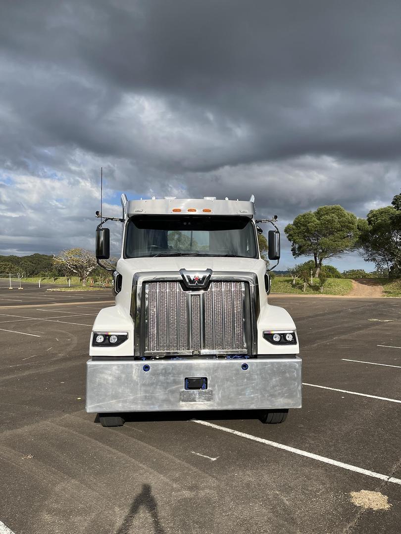 2023 WESTERN STAR 48X PRIME MOVER