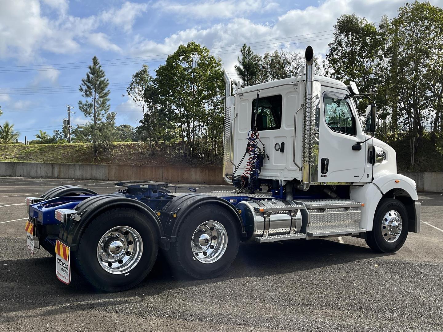 2023 WESTERN STAR 48X PRIME MOVER