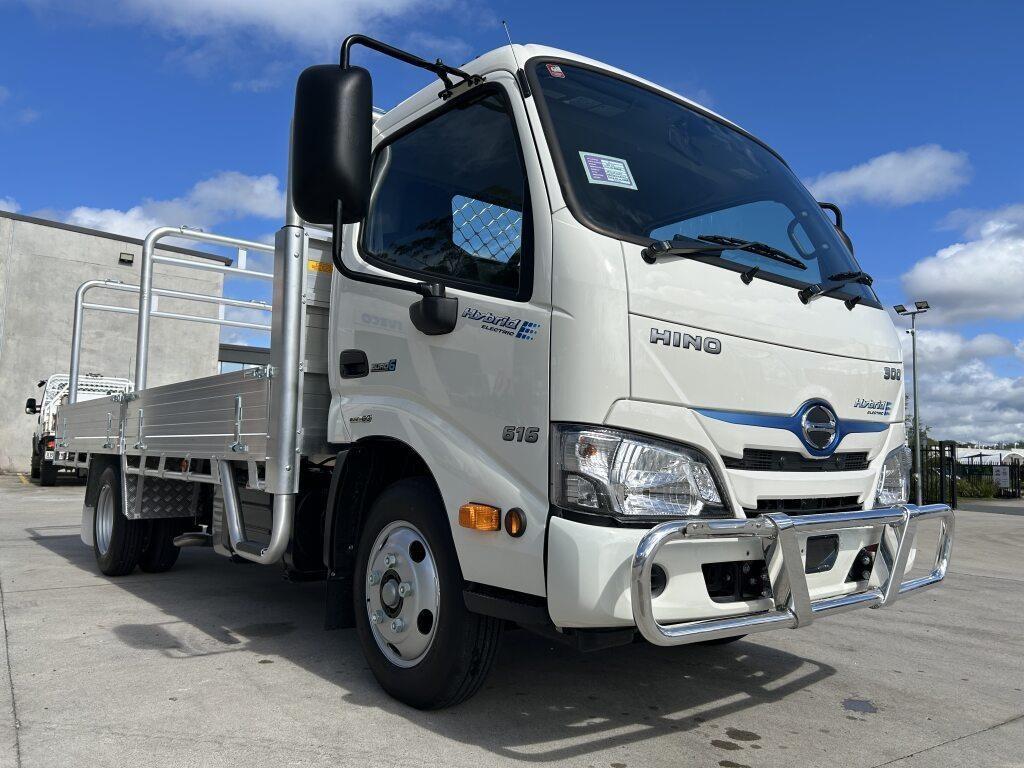 2025 HINO 300 XKU710R MY20 616 AMT 3430 WIDE HYB TRADEACE 6 SP AUTO + DOUBLE O/D C/CHAS