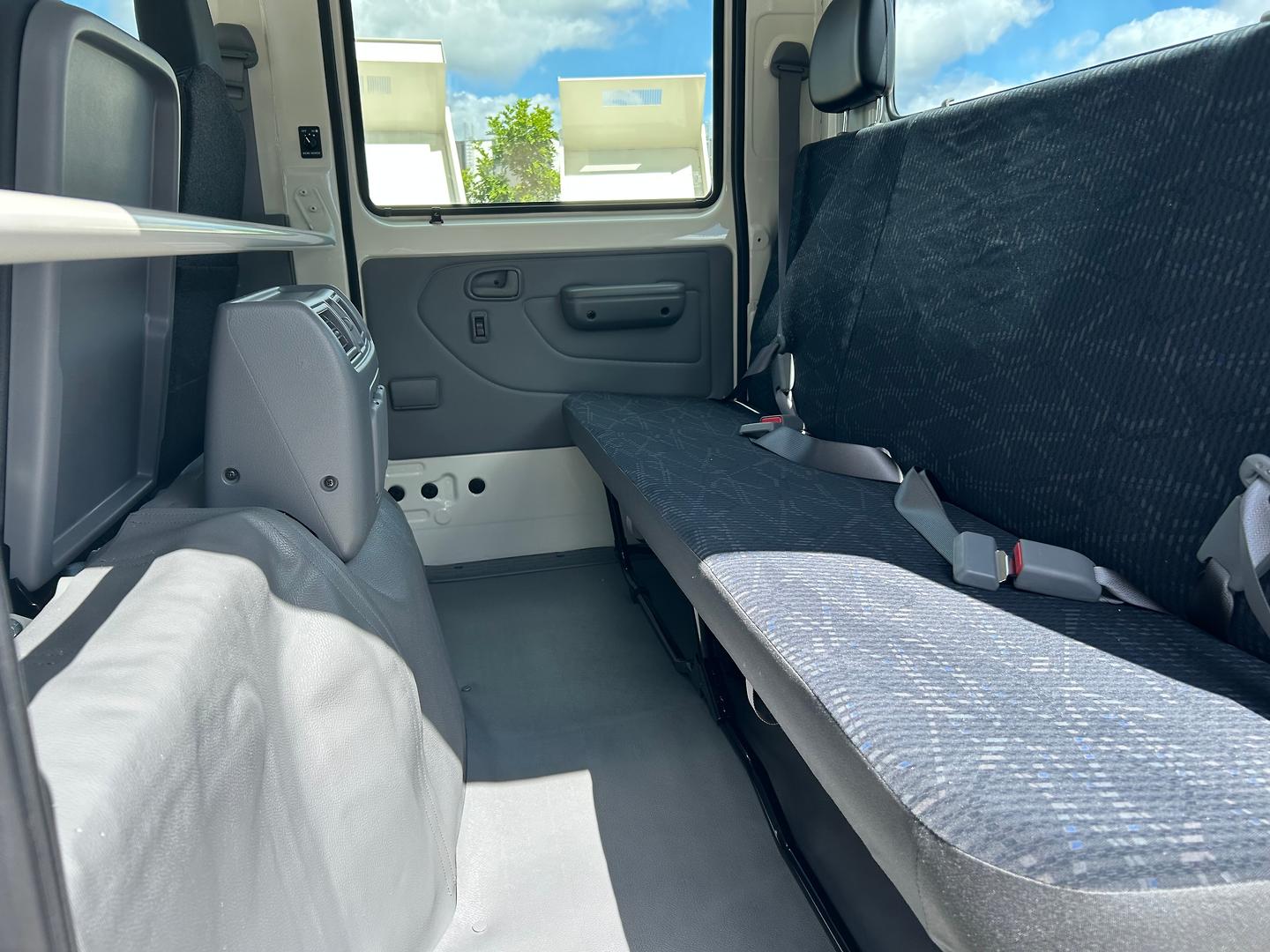 2025 HINO 300 616 6 SP AUTO CREW C/CHAS