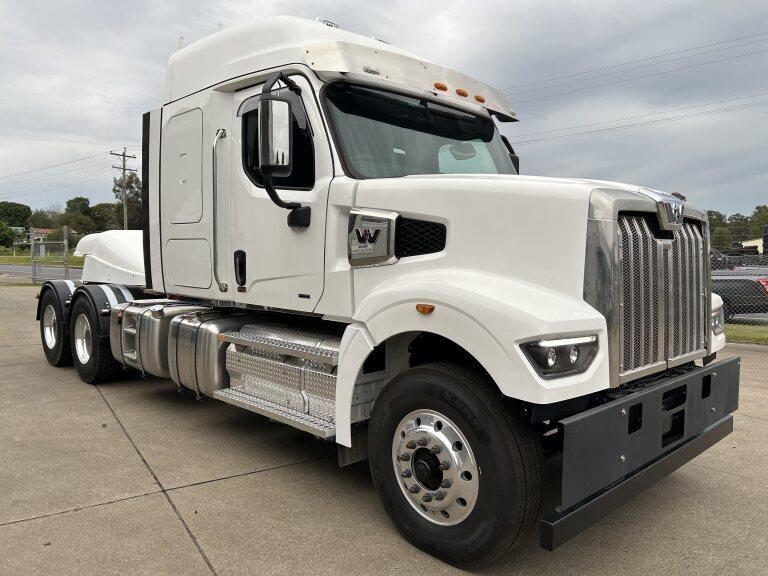 2025 WESTERN STAR 49X PRIME MOVER